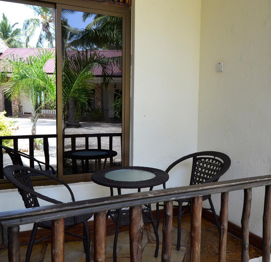 Serene Beach Resort Dar es Salaam Ngoại thất bức ảnh